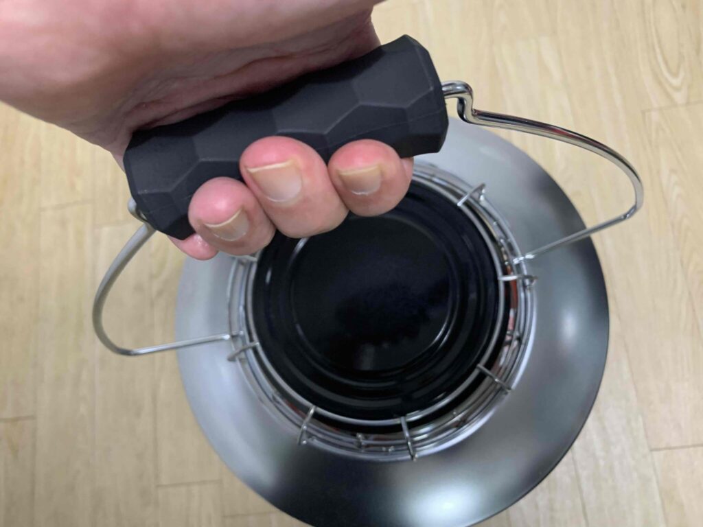 asigrip_6を装着したレインボーストーブのハンドルを握ったところ
